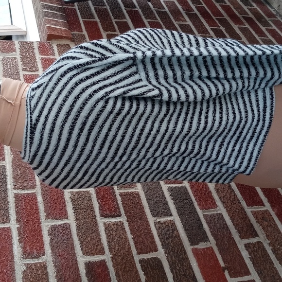 Urban romantics XL long sleeve crop top - Picture 6 of 6